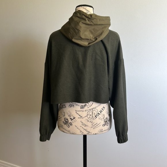 Zara Long Sleeved Crop Top in Army Green Color Size Small - Picture 3 of 4